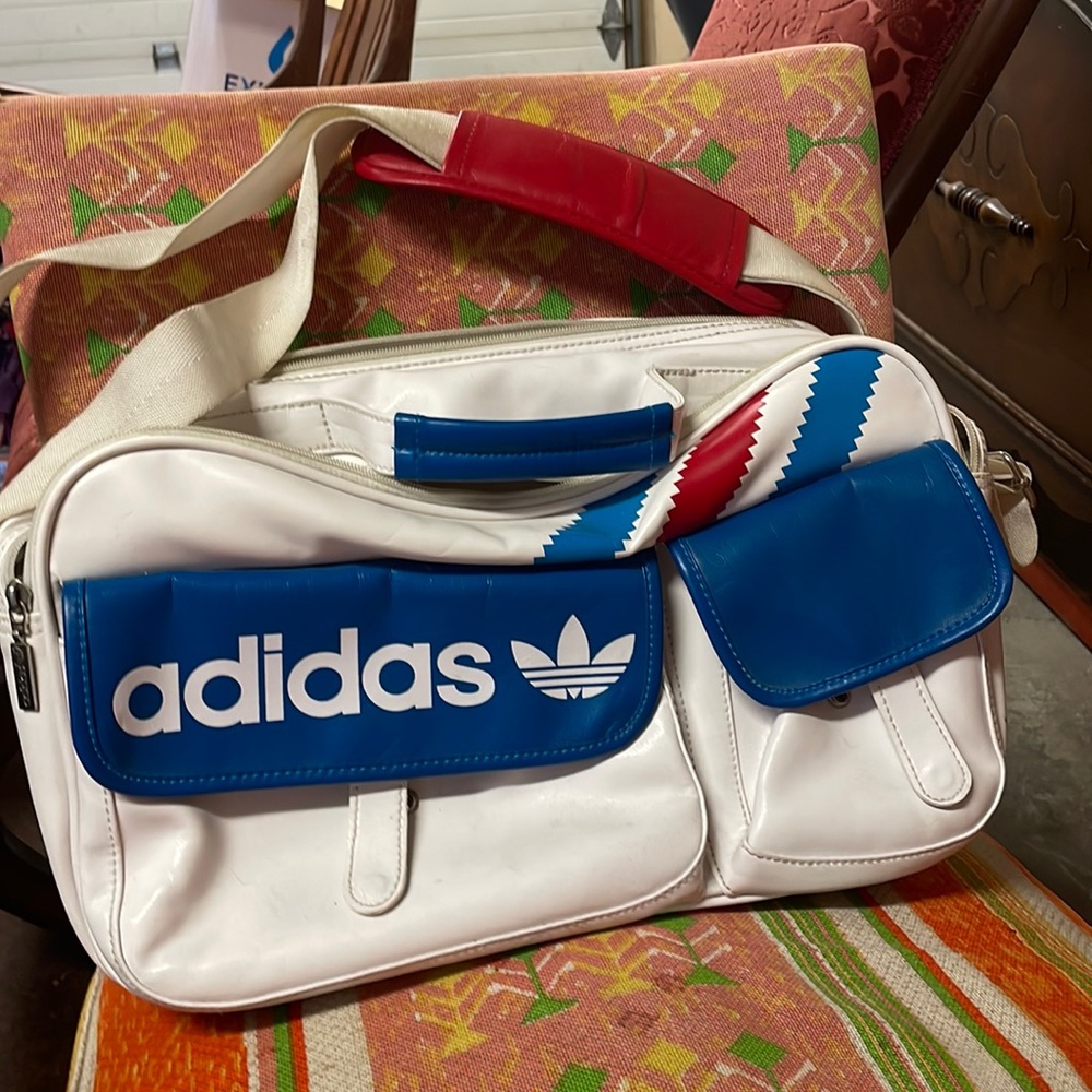 Vintage Adidas carry bag